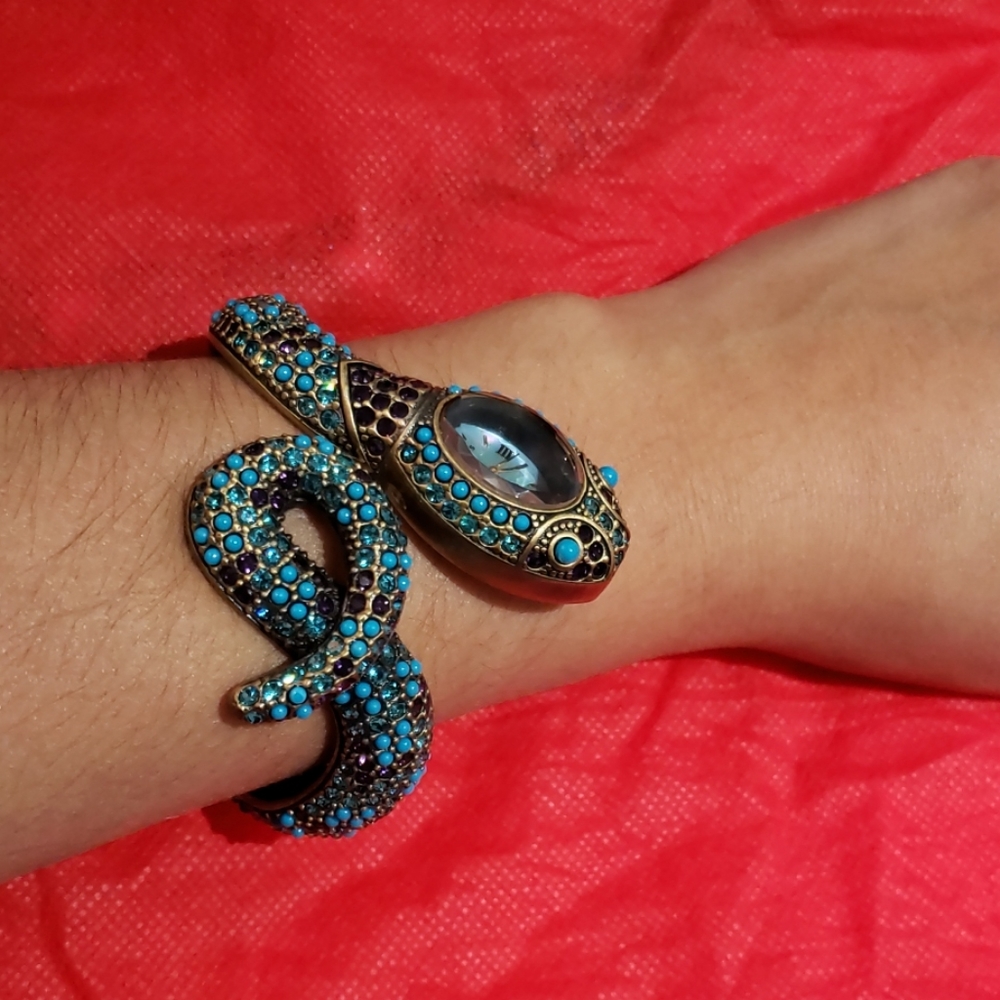 Heidi  Daus watch